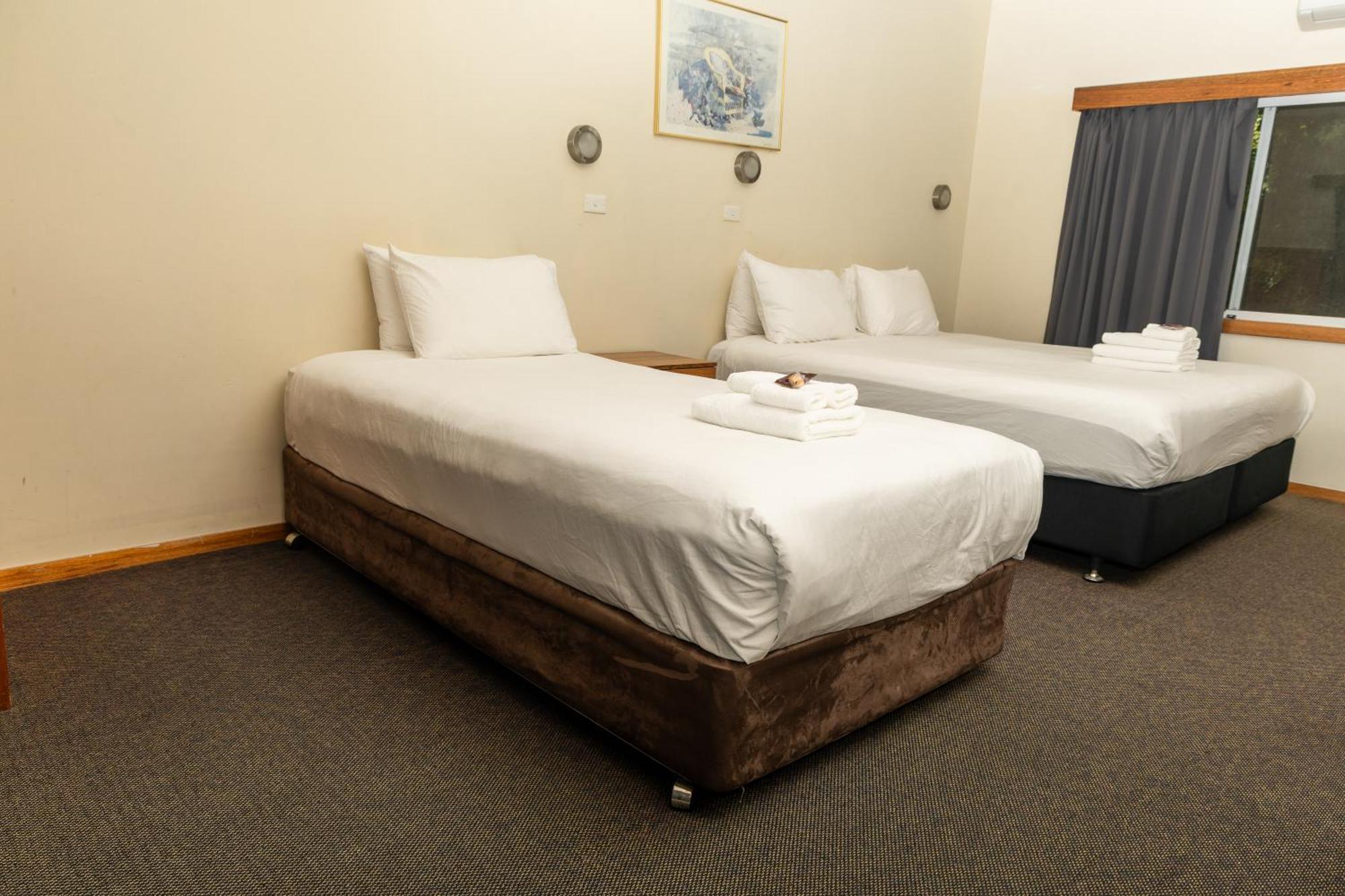 Gosford Inn Motel Buitenkant foto